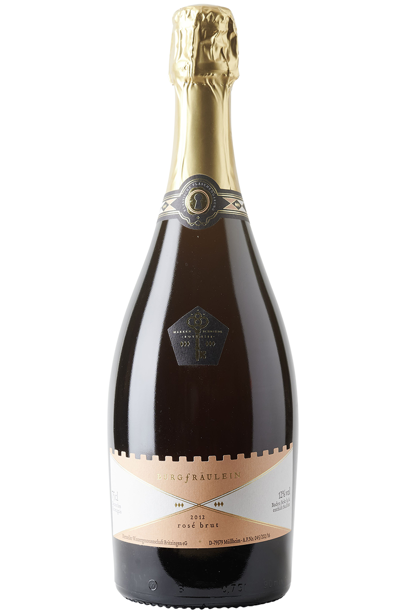 Eine Flasche deutscher Winzer Sekt Rosé Flaschengärung aus Spätburgunder in einer Sektflasche mit goldener Kapsel.
