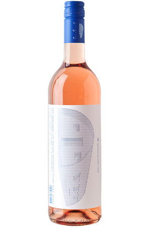 Eine Flasche deutscher Roséwein in einer Bourdeaux-Flasche mit einem blauen Schraubverschluss.