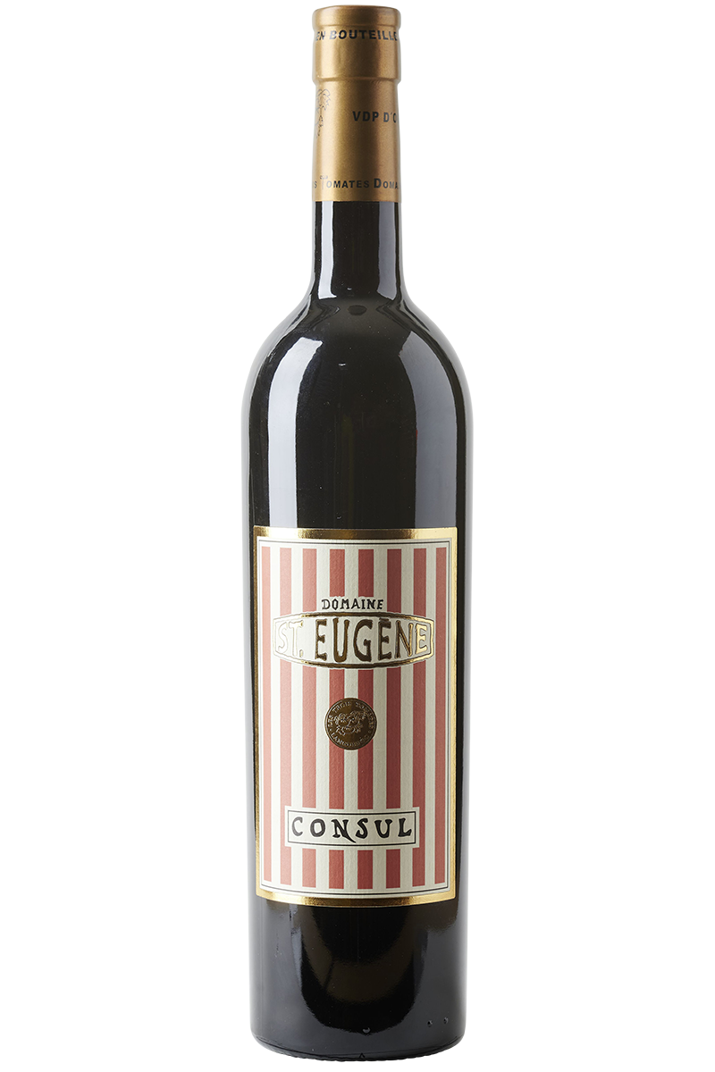 Eine Flasche Rotwein Cuvée in einer Bordeaux-Weinflasche mit einer goldenen Kapsel.