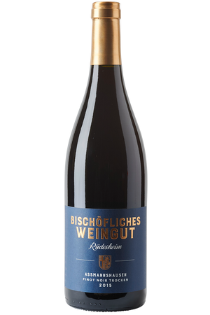 Eine Flasche Rotwein aus Spätburgunder in einer Burgunderflasche mit einer goldenen Kapsel.