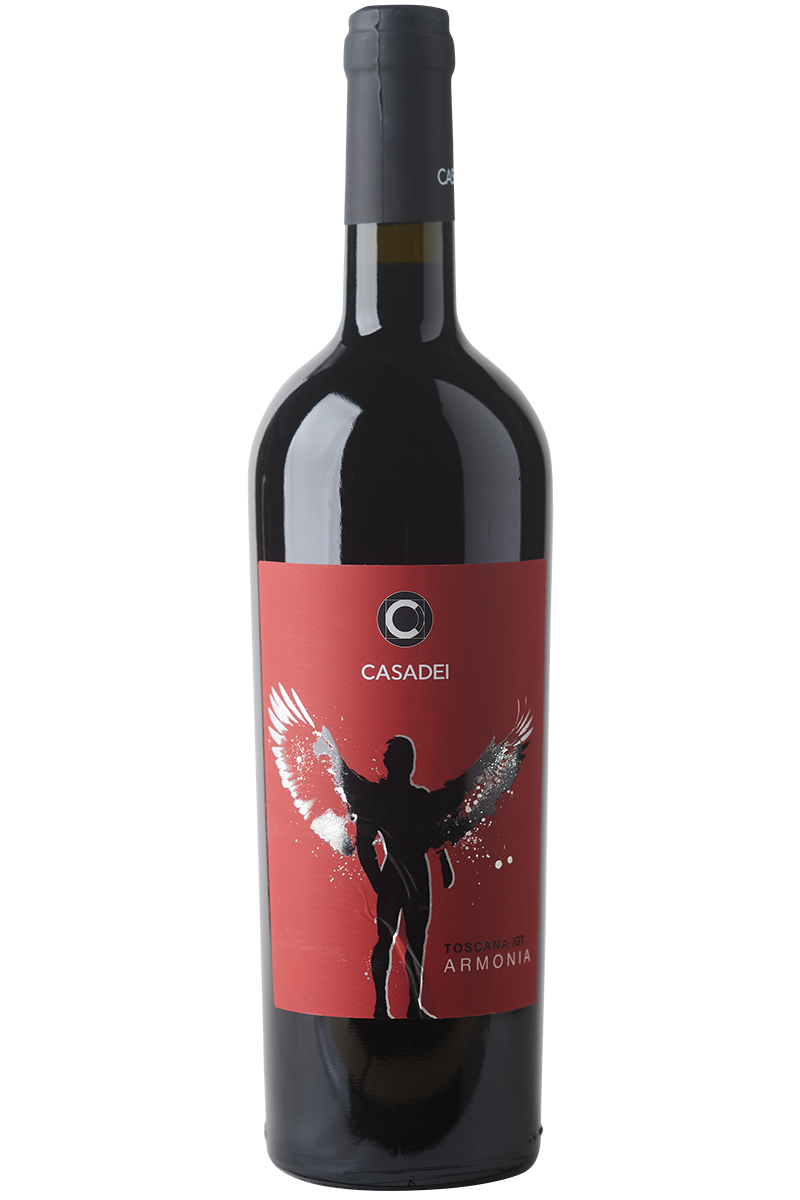 Eine Flasche italienischer Bio Rotwein aus der Toskana in einer Bordeaux Flasche mit schwarzer Kapsel.