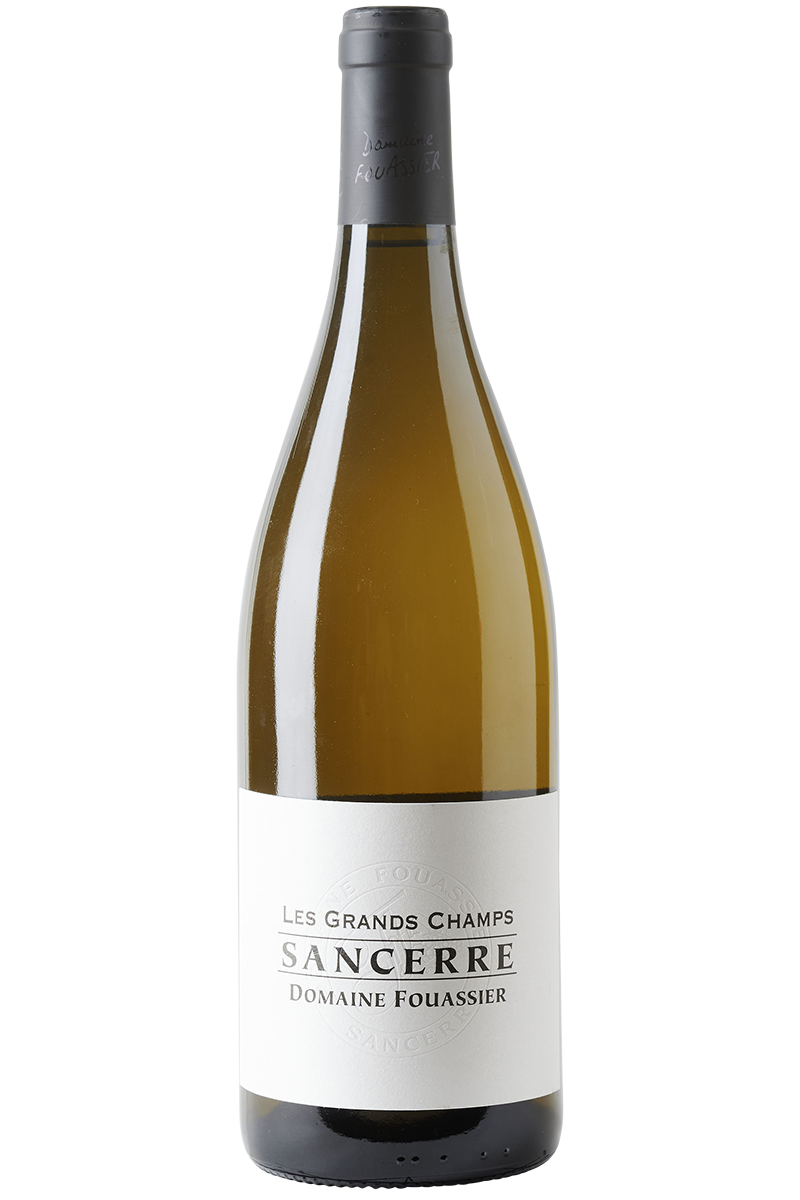 Eine Flasche französischer Bio Weißwein aus Sauvignon Trauben in einer Burgunderflasche mit einer schwarzen Kapsel.