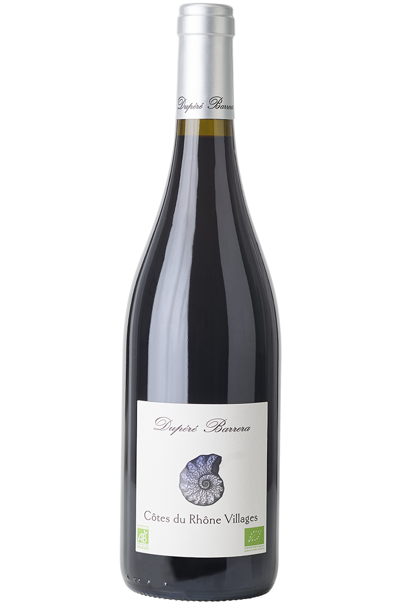 Eine Flasche französischer Bio Rotwein Cuvée in einer Burgunderflasche mit einer silbernen Kapsel.