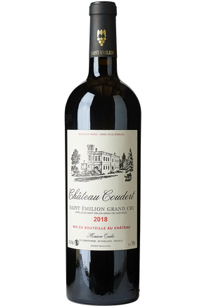 Eine Flasche französischer Rotwein in einer Bordeaux Flasche mit einer schwarzen Kapsel.
