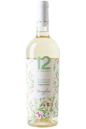 Eine Flasche Italienischer Bio Weisswein in einer Bordeaux Flasche mit einer weissen Kapsel.