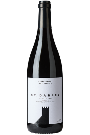 Eine Flasche italienischer Rotwein in einer Burgunder Flasche mit einer schwarzen Kapsel.