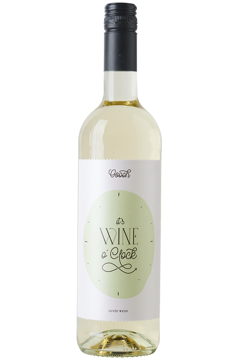 Eine Flasche deutscher Weißwein in einer Bordeaux - Flasche mit einem schwarzen Schraubverschluss.