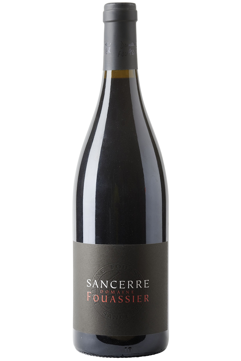 Eine Flasche französischer Bio Rotwein aus Pinot Noir Trauben in einer Burgunder Flasche mit einer schwarzen Kapsel.