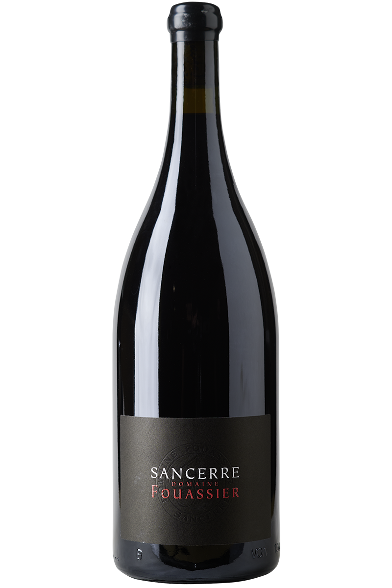 Eine Flasche französischer Bio Rotwein aus Pinot Noir Trauben in einer Magnum Flasche mit einer schwarzen Kapsel.