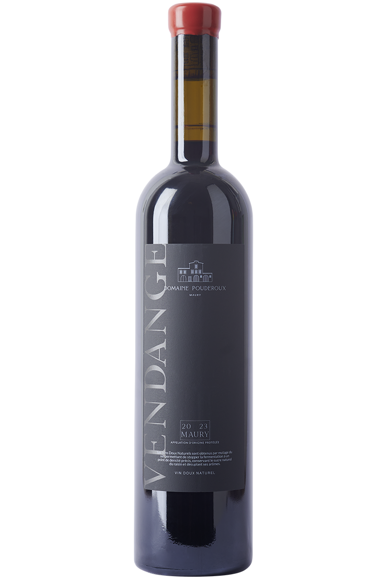 Eine Flasche französischer Bio Rotwein Cuvée in einer Bordeaux Flasche mit einer roten Wachskapsel.