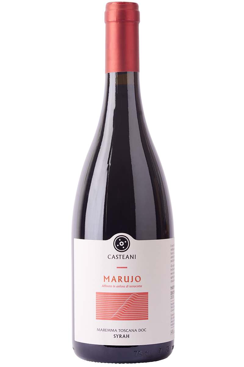 Eine Flasche italienischer Rotwein aus der Maremma in einer Burgunder Flasche mit einer roten Kapsel.