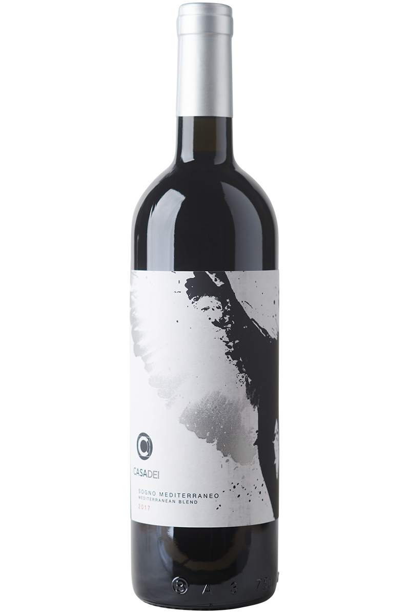 Eine Flasche italienischer Bio Rotwein aus der Toskana in einer Bordeauxform mit Silberkapsel.