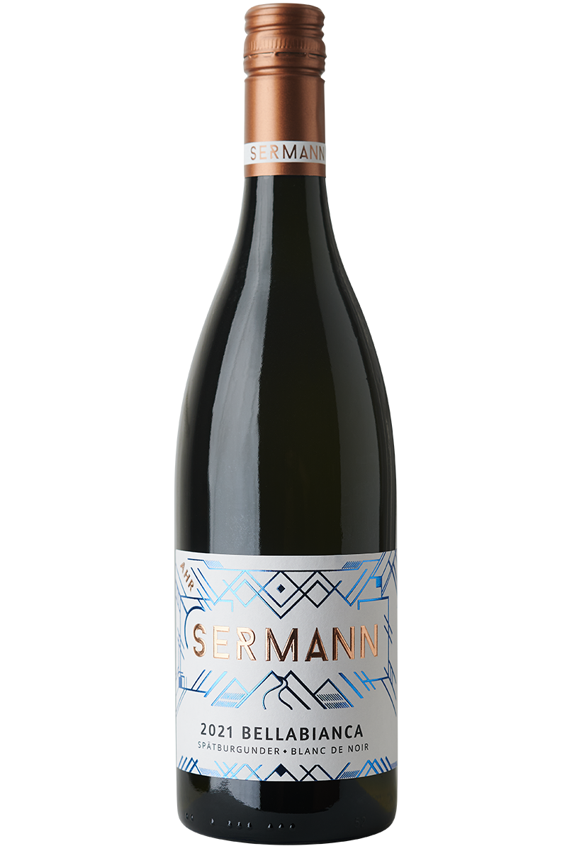 Eine Flasche deutscher Weisswein in einer Burgunderflasche mit kupferfarbenem Schraubverschluss.