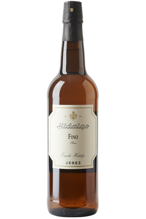 Eine Flasche spanischer Fino Sherry in einer Sherry-Flasche mit einer schwarzen Kapsel.