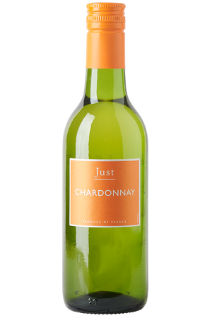 Eine Flasche Weißwein in einer kleinen Bordeaux-Flasche mit einem orangefarbenen Schraubverschluss.