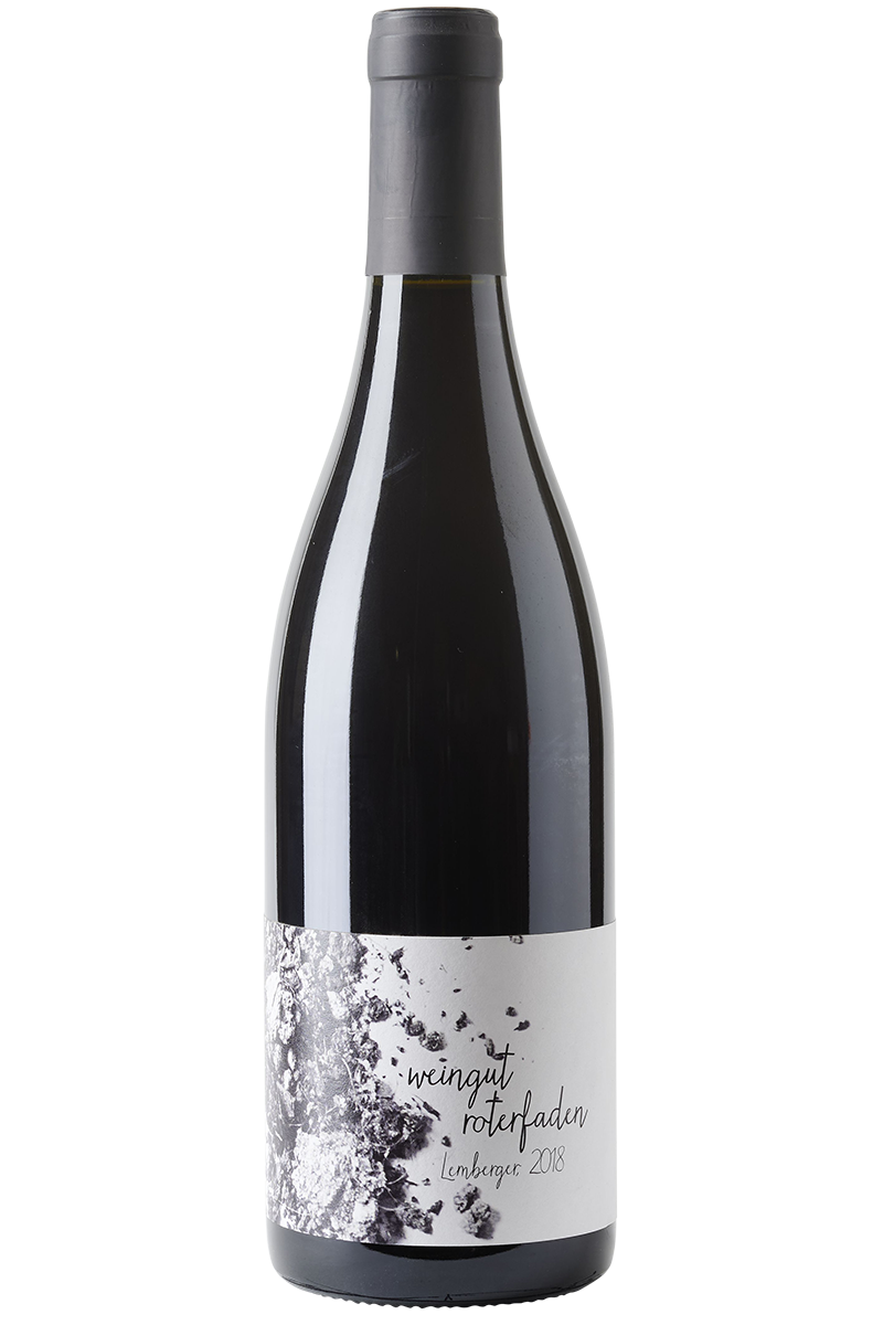 Eine Flasche deutscher Rotwein in einer Burgunderflasche mit einer schwarzen Kapsel.