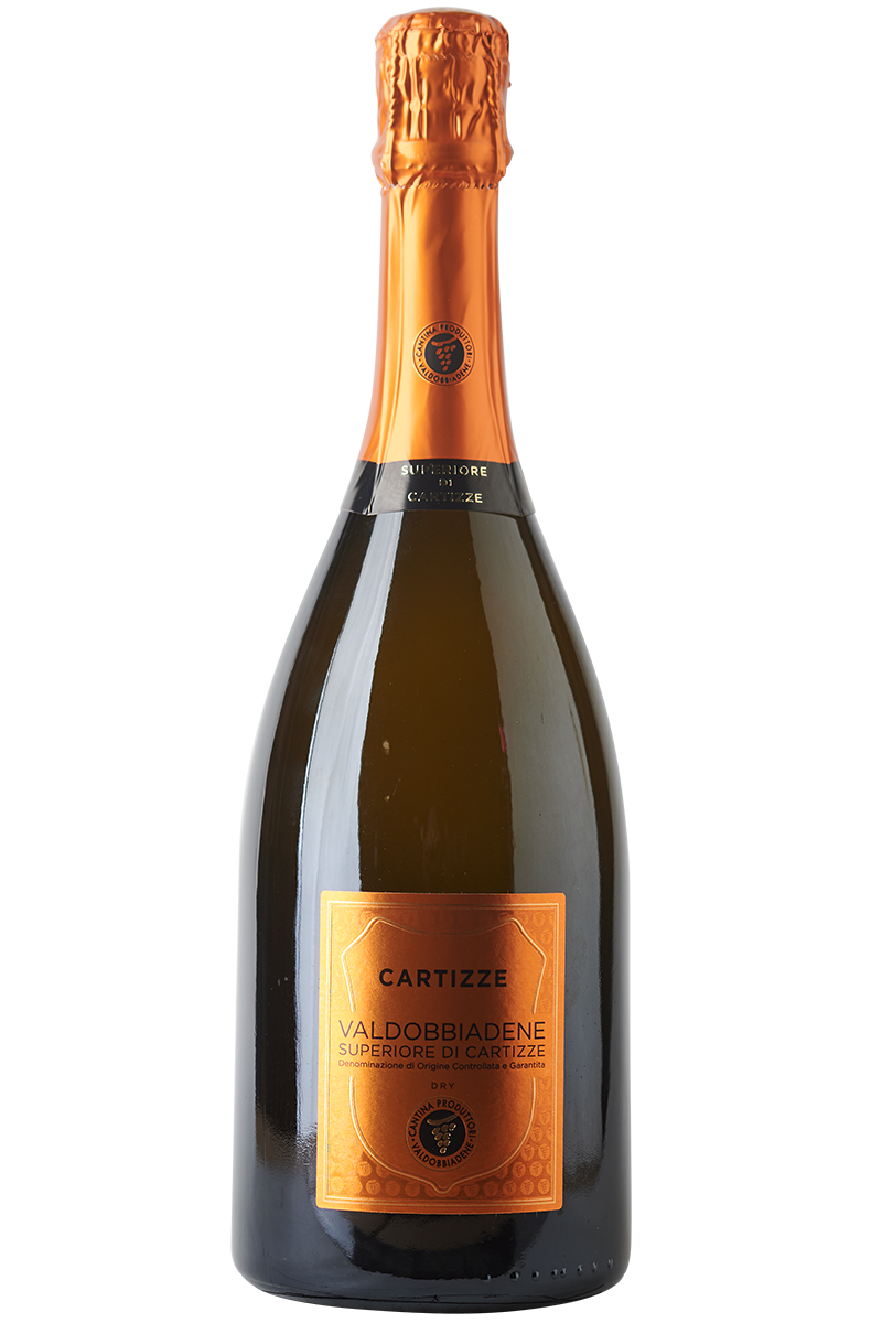 Eine Flasche italienischer Prosecco in einer dunklen Sektflasche mit einer orangefarbenen Kapsel.