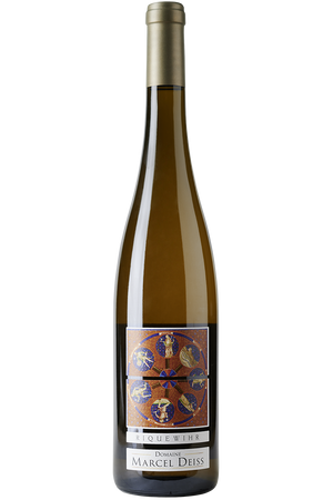 Eine Flasche elsässischer Bio Weißwein aus Pinot gris und Riesling in einer Schlegelflasche mit einer braunen Kapsel.